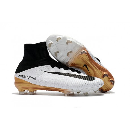 Scarpa da calcio per Uomo - Nike Mercurial Superfly V FG