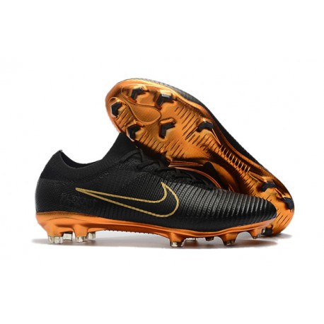 Tacchetti da calcio Nike Mercurial Vapor Flyknit Ultra FG per uomo