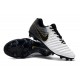 Nuovo Tacchetti da Calcio Nike Tiempo Legend VII FG